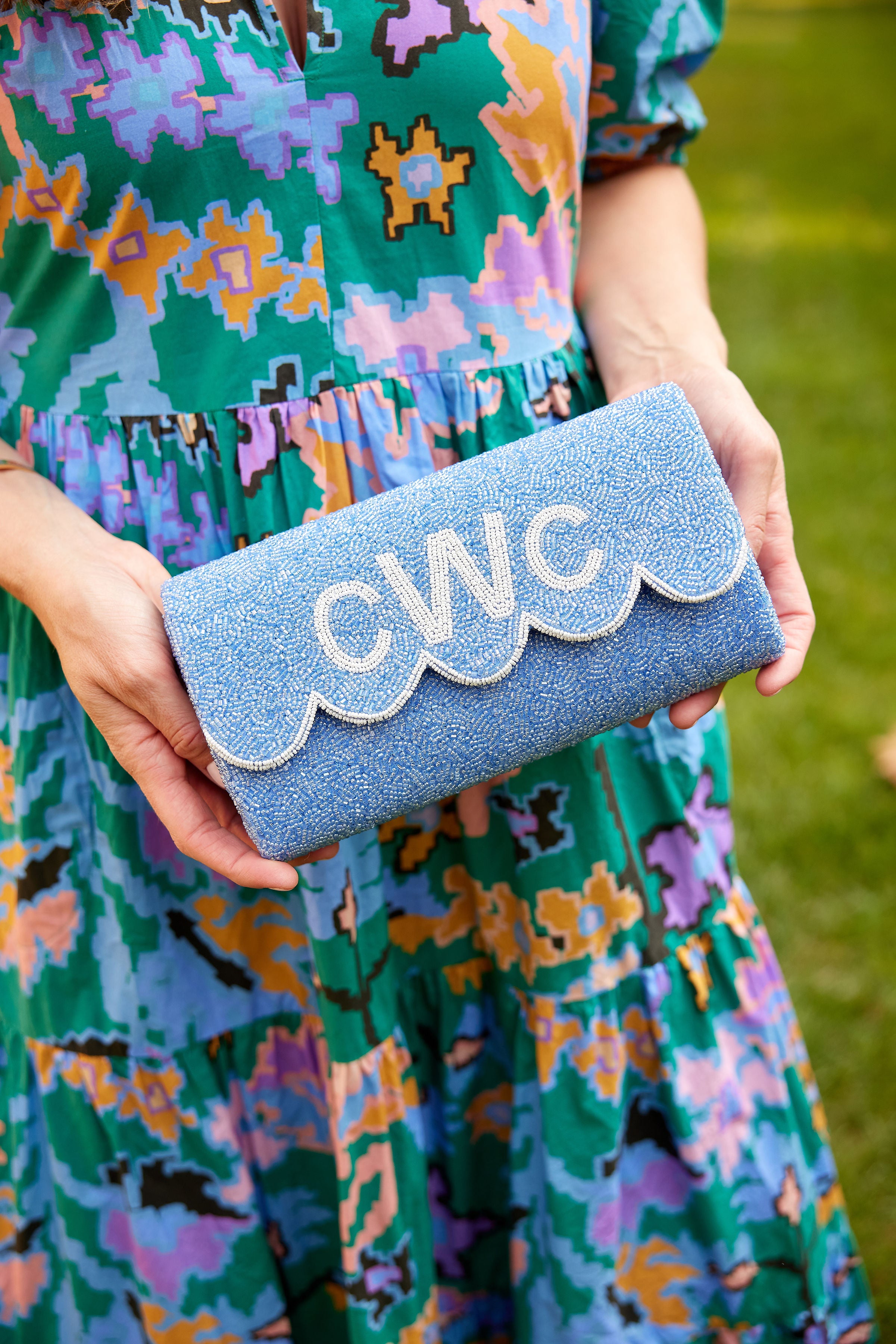 Custom Beaded Scallop Bag - Periwinkle/White