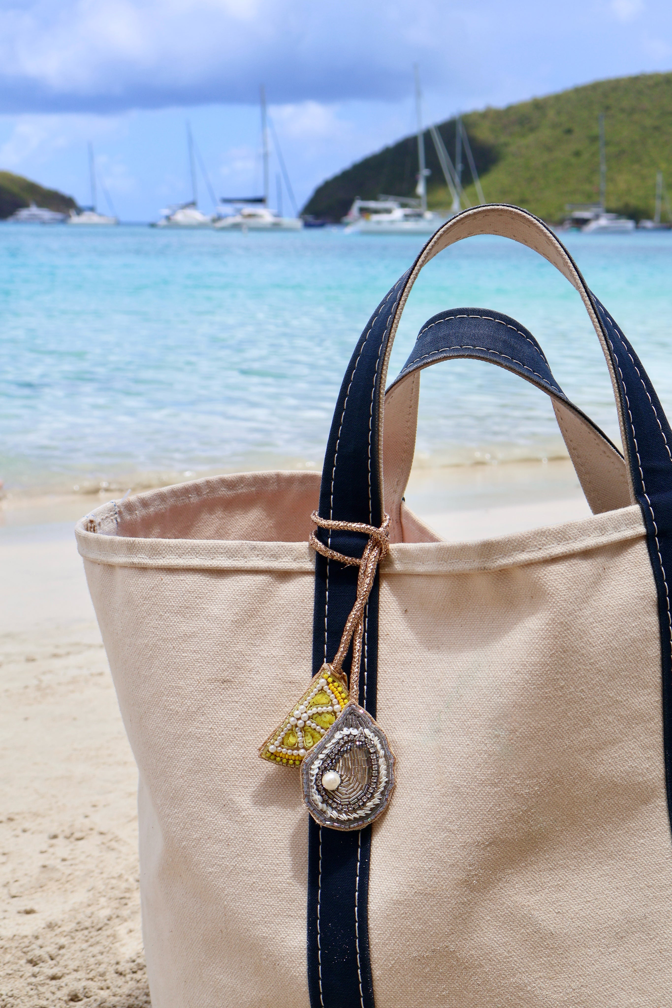 The Oyster Bag Charm