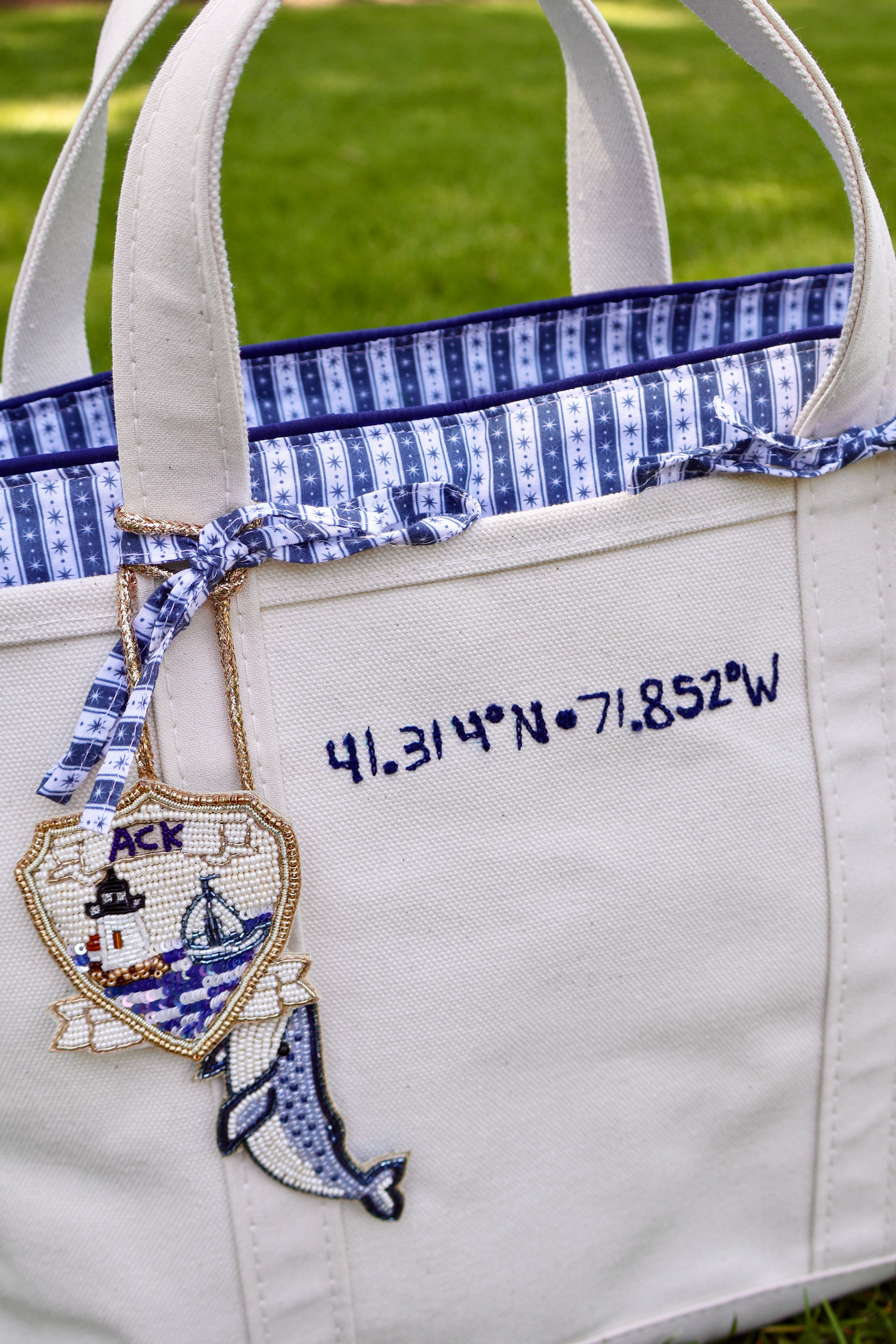 PRE-ORDER: Medium Tote Insert in Navy