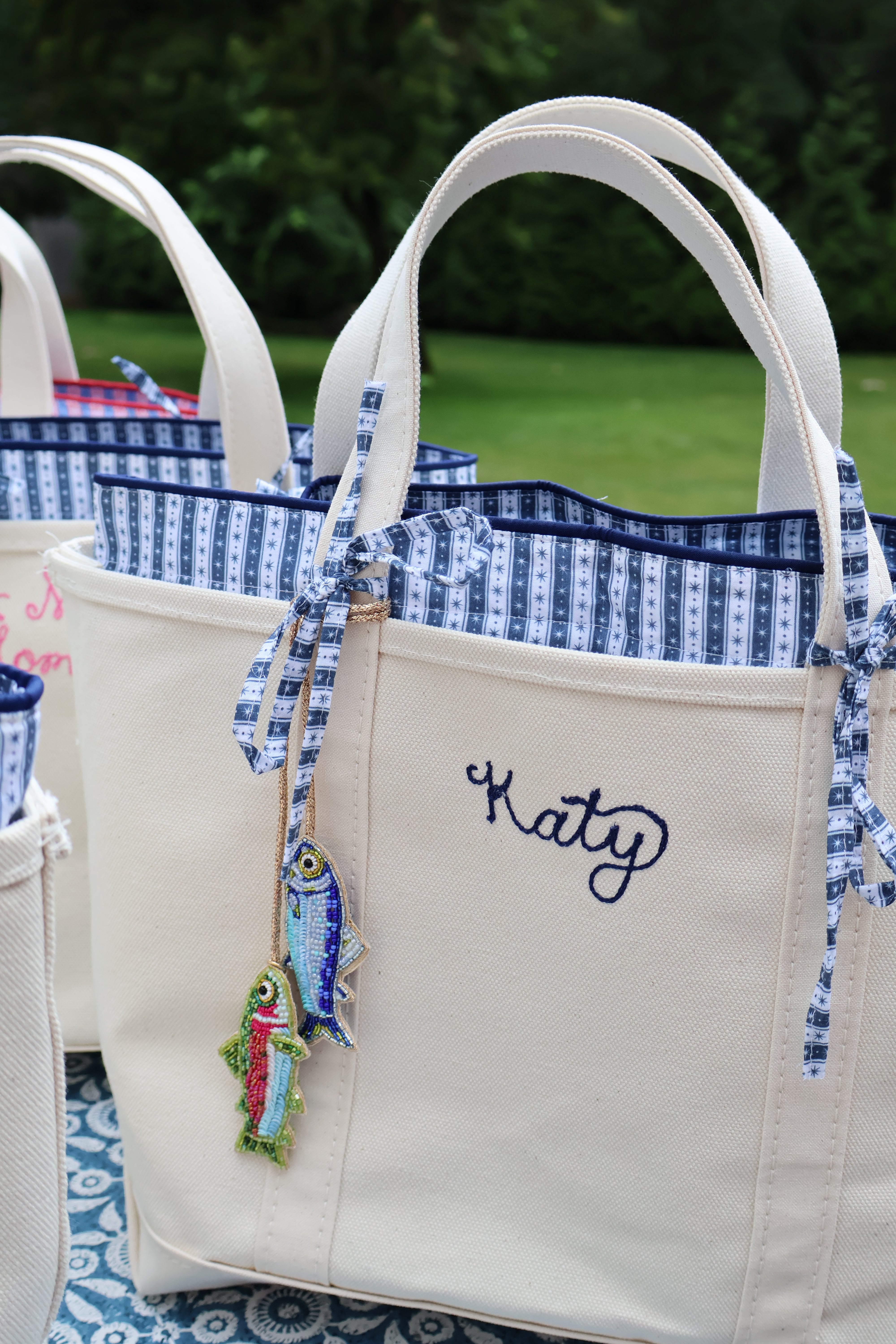 PRE-ORDER: Medium Tote Insert in Navy