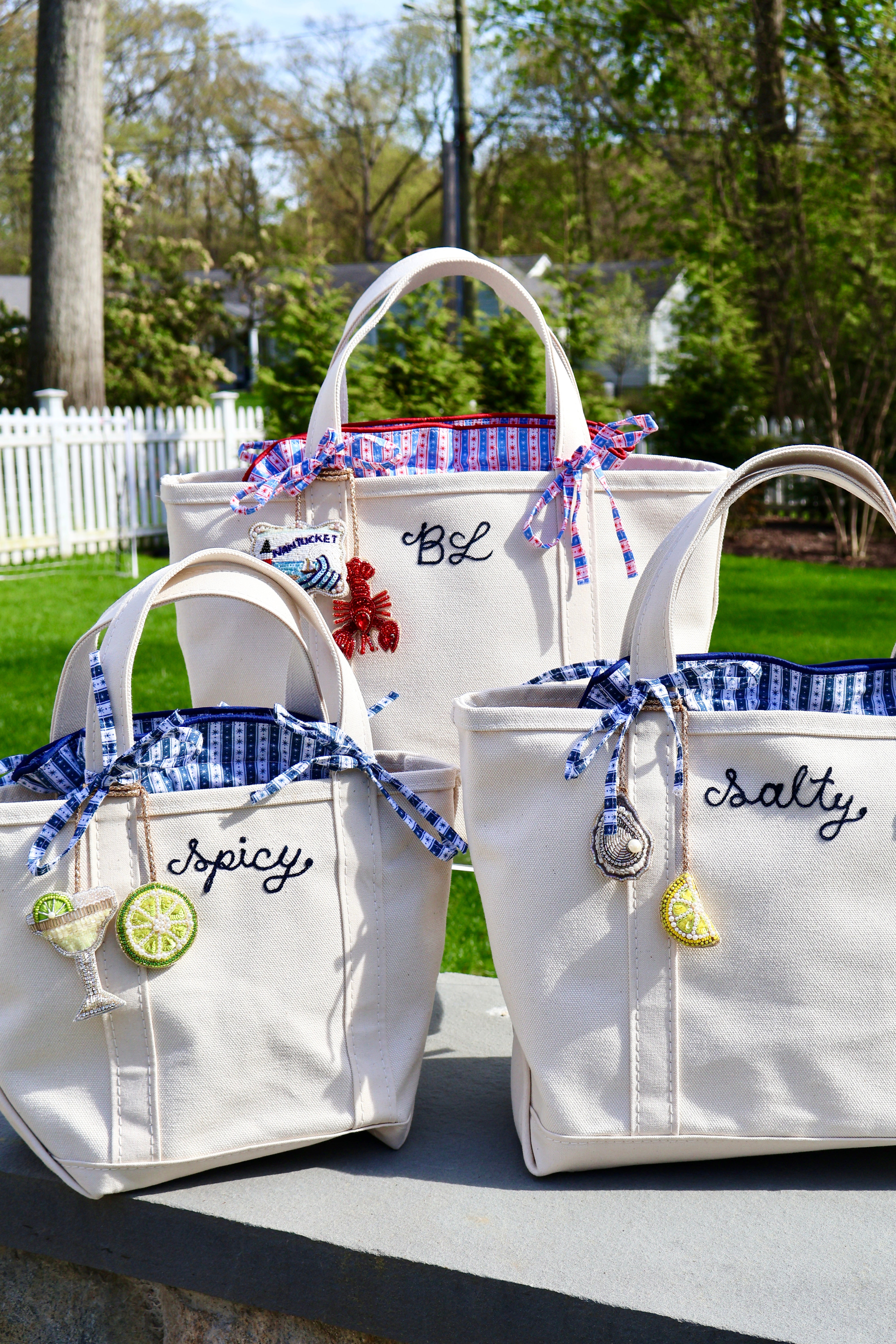 PRE-ORDER: Medium Tote Insert in Navy
