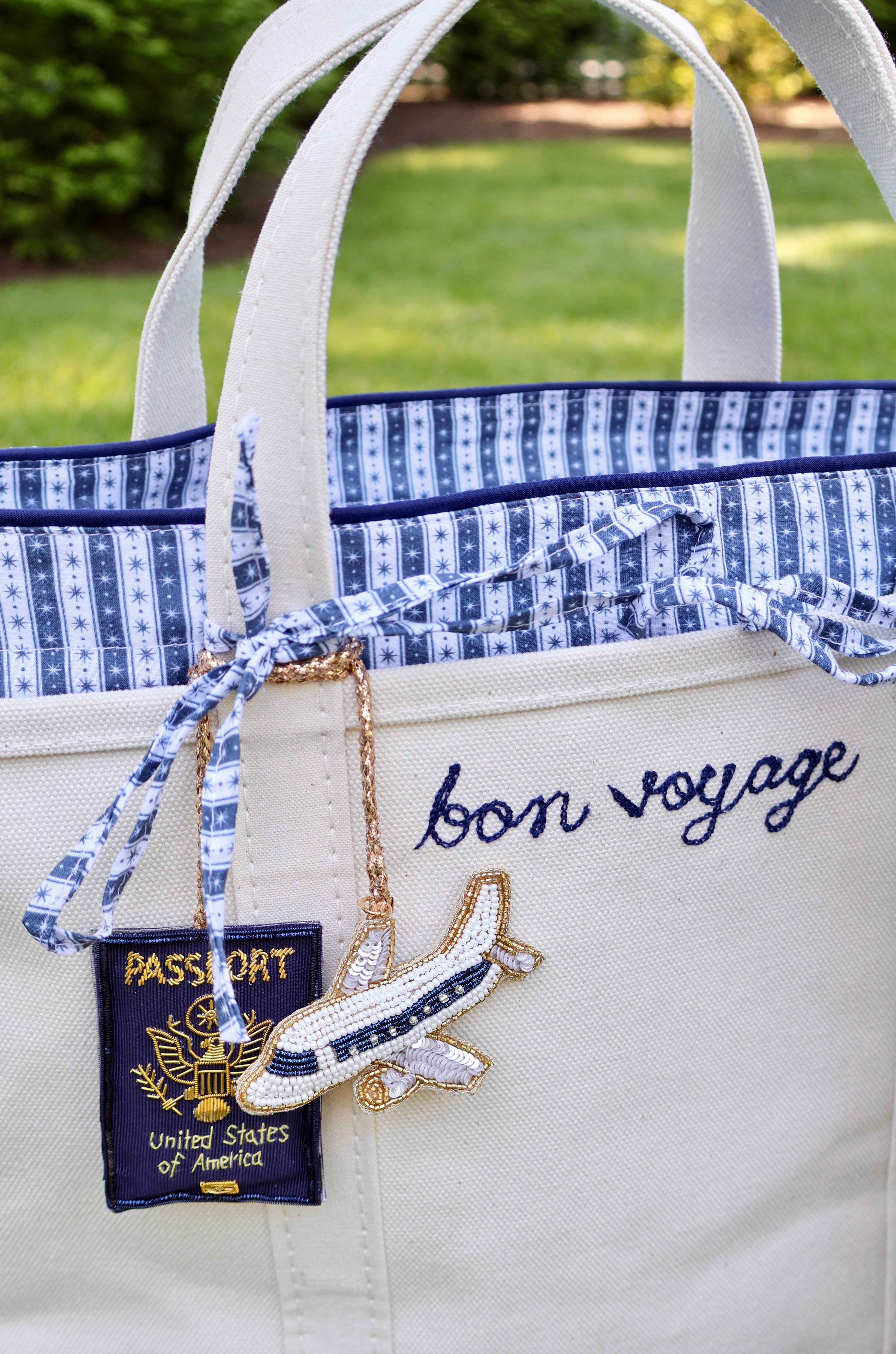 PRE-ORDER: Medium Tote Insert in Navy